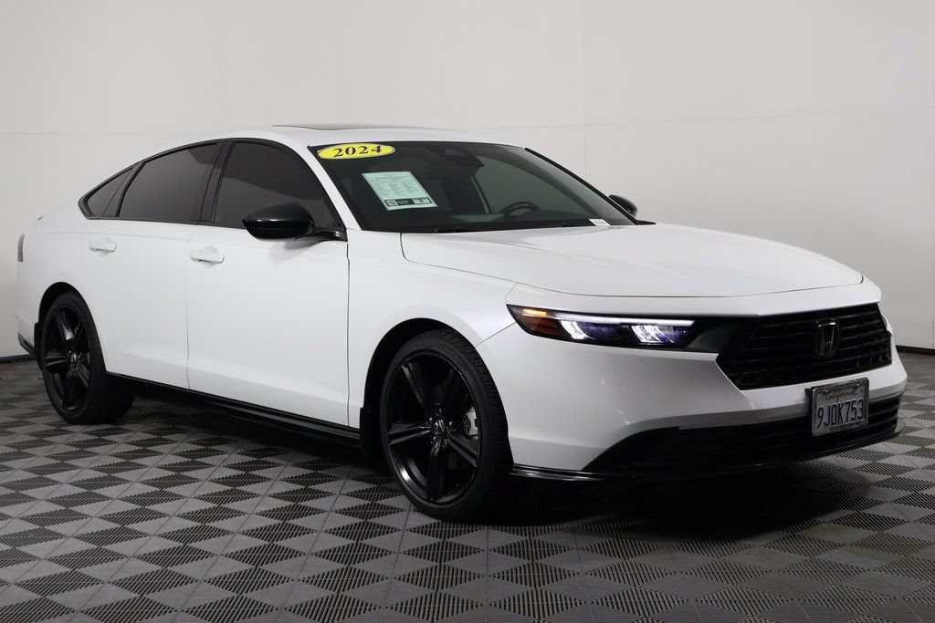 Used 2024 Honda Accord Sport image 3
