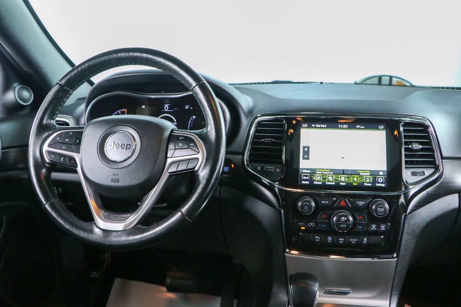 Used 2021 Jeep Grand Cherokee Laredo X AWD/4WD image 17
