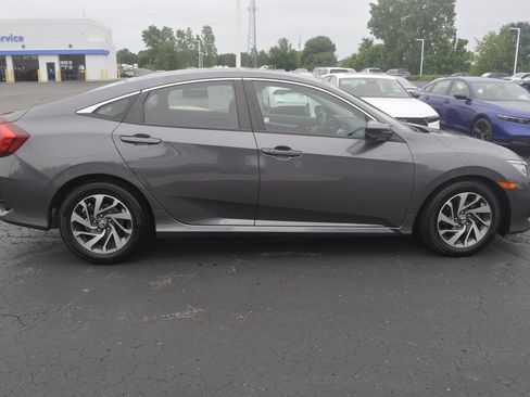 Used 2018 Honda Civic EX image 8