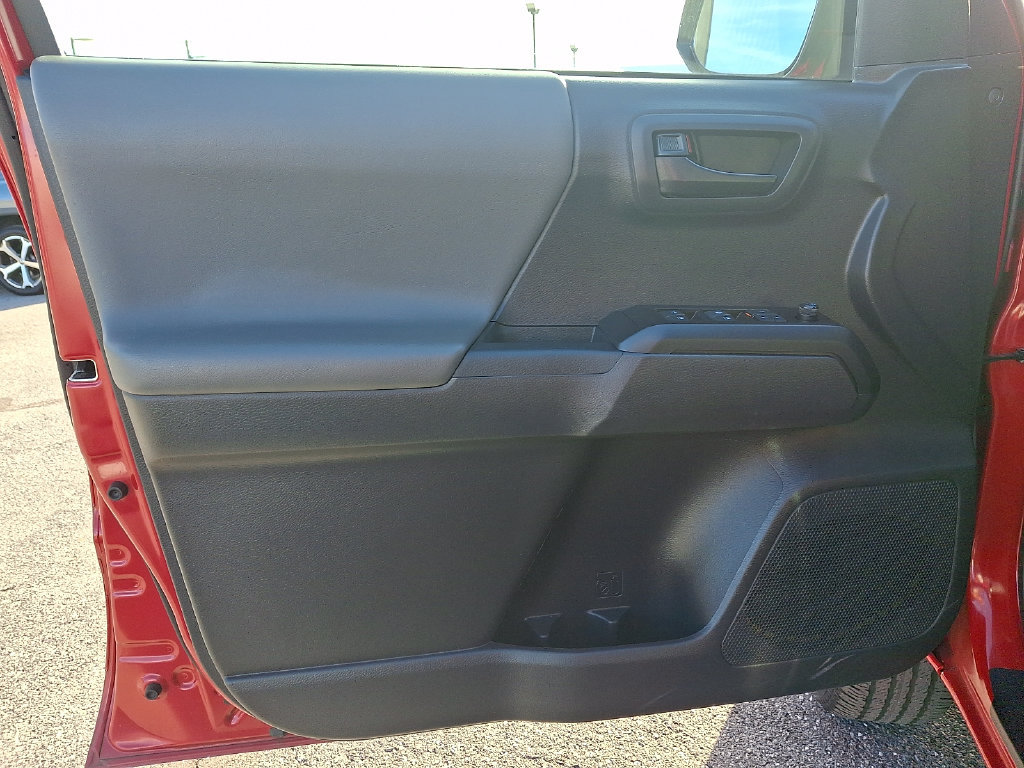 Used 2023 Toyota Tacoma SR AWD/4WD image 12