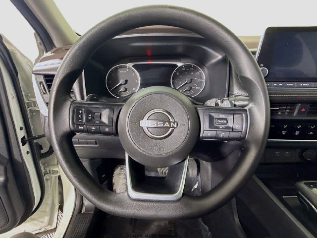 Used 2022 Nissan Rogue S AWD/4WD image 12
