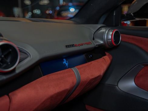 Used 2019 Ferrari 812 Superfast RWD image 26