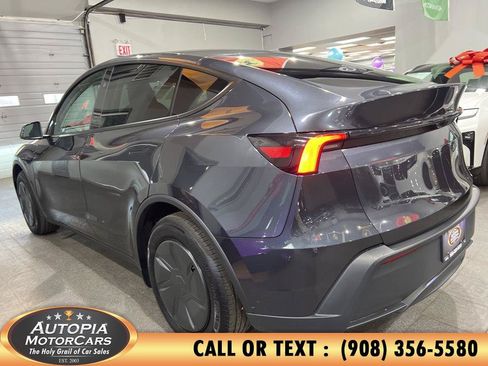 Used 2026 Tesla Model Y 2WD image 35