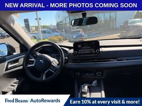 Used 2023 Mitsubishi Outlander ES AWD/4WD image 10