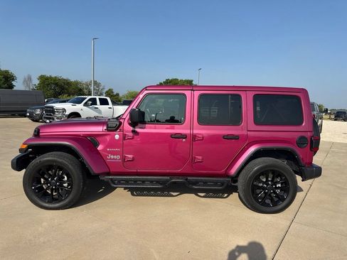 Used 2024 Jeep Wrangler Unlimited Sahara AWD/4WD image 4