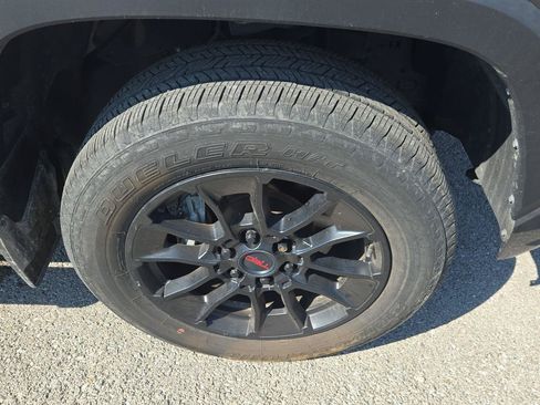 Used 2022 Toyota Tundra Limited w/ TRD Off-Road Package AWD/4WD image 9