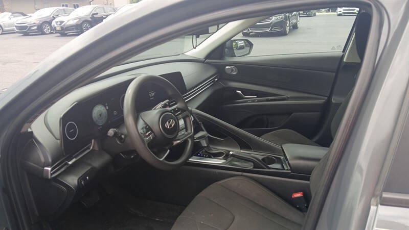 Used 2024 Hyundai Elantra SEL FWD image 10
