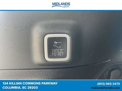 Used 2023 Jeep Grand Cherokee Altitude RWD image 9