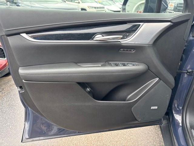 Certified 2025 Cadillac XT5 Premium Luxury AWD/4WD image 7
