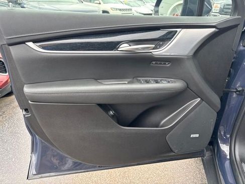 Used 2025 Cadillac XT5 Premium Luxury AWD/4WD image 7
