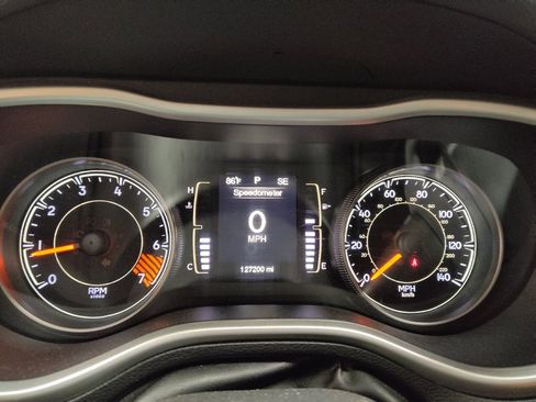 Used 2014 Jeep Cherokee Latitude AWD/4WD image 23