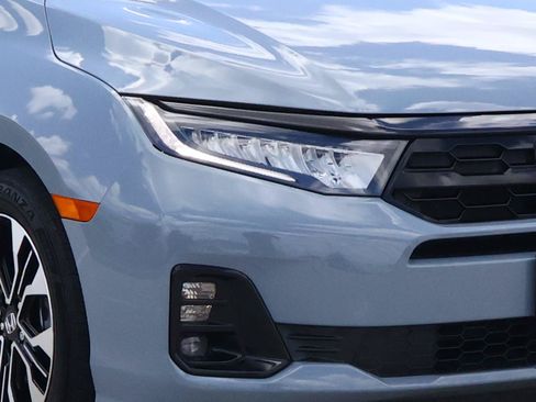 Used 2025 Honda Odyssey Elite image 7