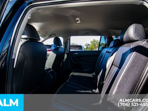 Used 2024 Volkswagen Tiguan SE image 9