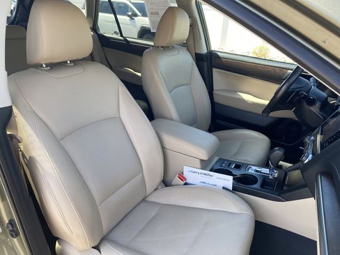 Used 2017 Subaru Outback 2.5i Limited image 21