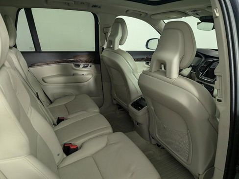 Used 2016 Volvo XC90 T6 Momentum w/ Momentum Plus Package image 28