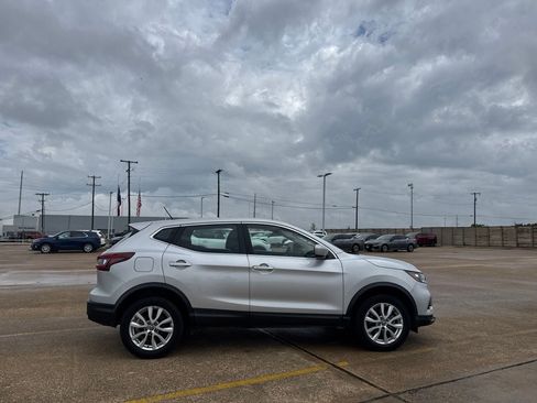 Used 2022 Nissan Rogue Sport S FWD image 24