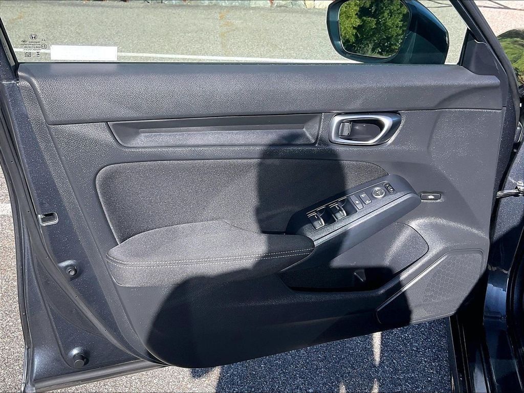 Used 2023 Honda Civic LX image 9