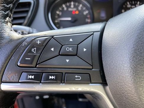 Used 2019 Nissan Rogue Sport SL AWD/4WD image 17