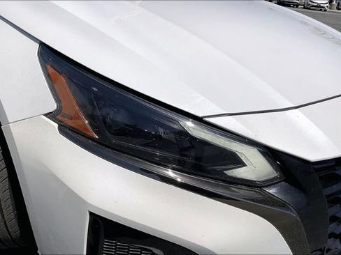 Used 2023 Nissan Altima 2.0 SR FWD image 27