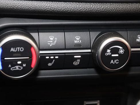 Used 2024 Alfa Romeo Giulia Veloce image 8