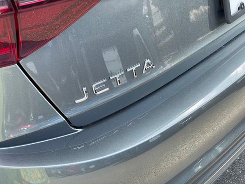 Certified 2023 Volkswagen Jetta SE w/ Panoramic Sunroof Package FWD image 23