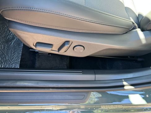 New 2025 Kia Niro EX Touring image 31