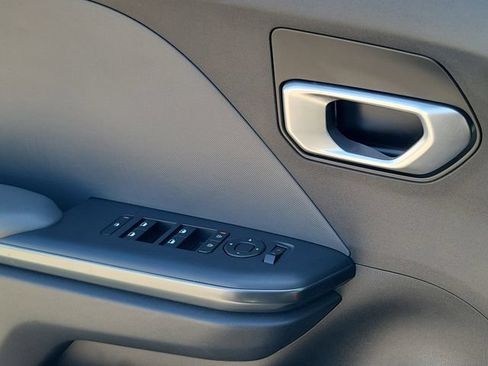 Used 2025 Kia K4 FWD image 17