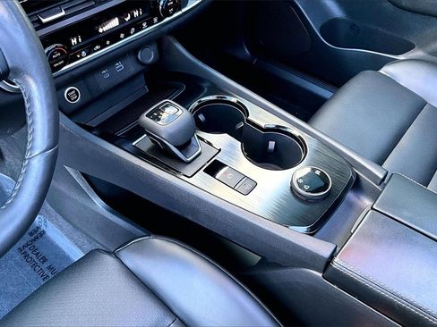 Certified 2023 Nissan Rogue SV w/ SV Premium B Package image 17