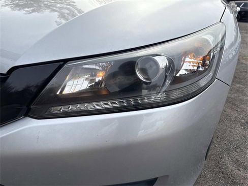 Used 2013 Honda Accord LX image 10