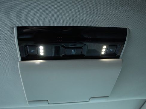 Used 2018 GMC Yukon XL Denali w/ Open Road Package image 26