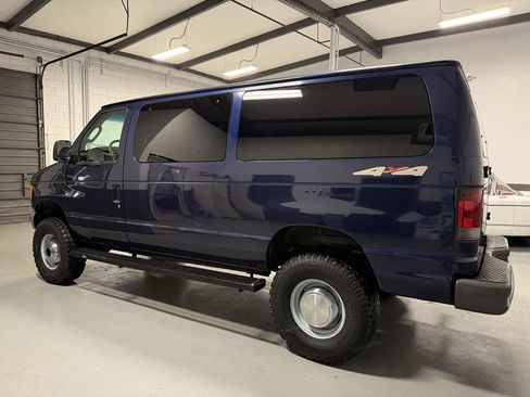 Used 2006 Ford E-350 and Econoline 350 XL image 8