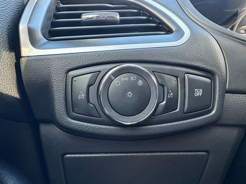 Used 2024 Ford Edge SEL image 13