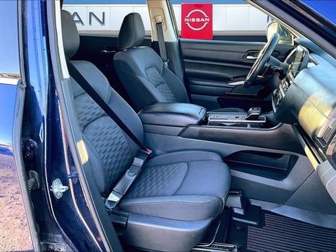 Used 2022 Nissan Pathfinder SV image 26