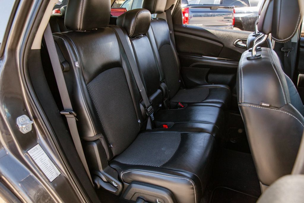 Used 2017 Dodge Journey Crossroad FWD image 12