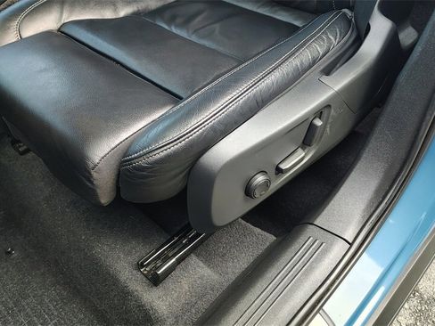 Certified 2023 Volvo XC40 B5 Plus w/ Driver Assist Package image 9