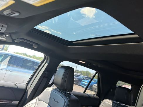 Used 2018 Ford Explorer Platinum AWD/4WD image 6