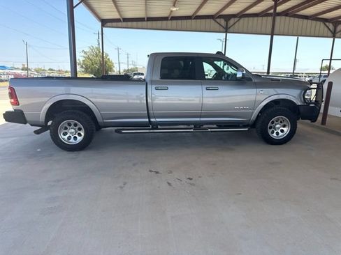 Used 2022 RAM 3500 Laramie AWD/4WD image 9