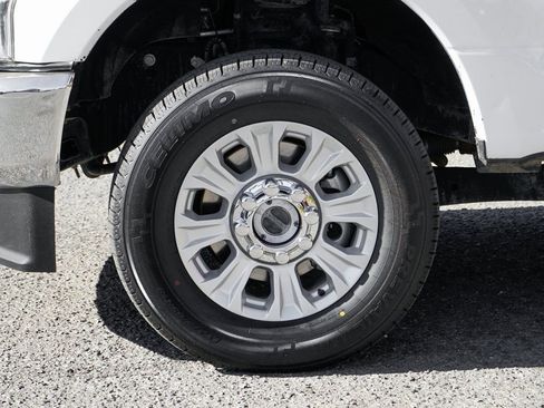 Used 2022 Ford F250 XL w/ STX Appearance Package image 37