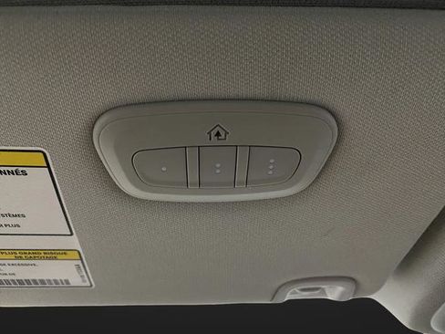 Used 2020 Jeep Cherokee Limited image 24