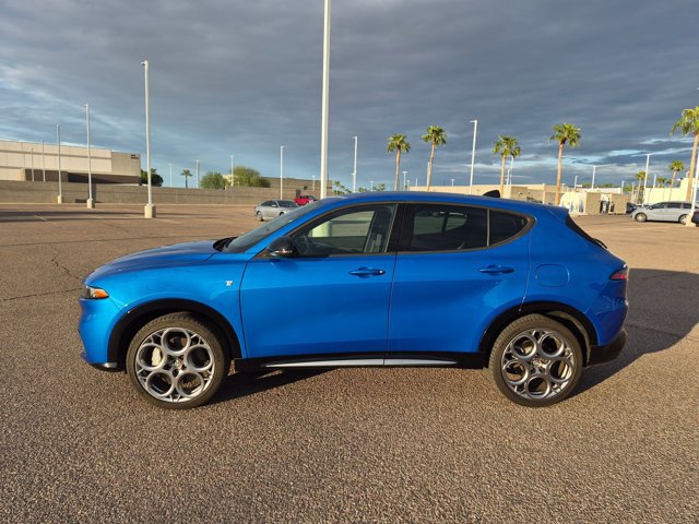 Used 2024 Alfa Romeo Tonale Ti w/ Premium Interior Package AWD/4WD image 5