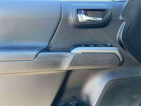Certified 2023 Toyota Tacoma TRD Off-Road image 15