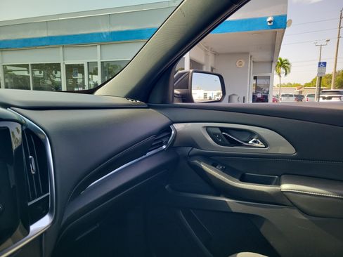 Used 2023 Chevrolet Traverse LT FWD image 29