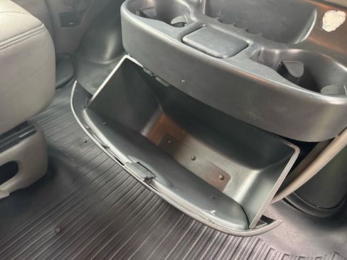 Used 2000 GMC Savana 3500 Extended Passenger RWD image 16