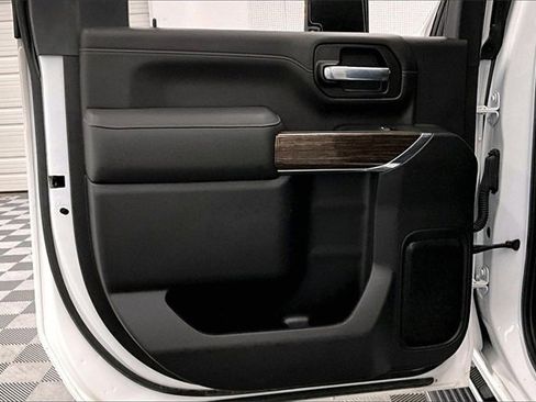 Used 2023 GMC Sierra 3500 SLE w/ SLE Value Package image 18