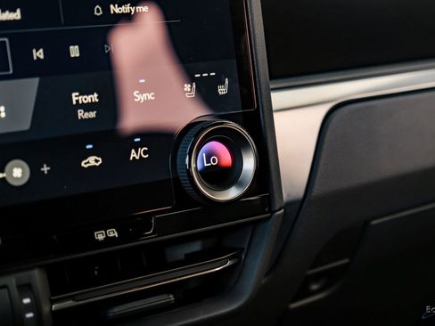 Used 2025 Lexus GX 550 w/ Accessory Package (2T) image 65