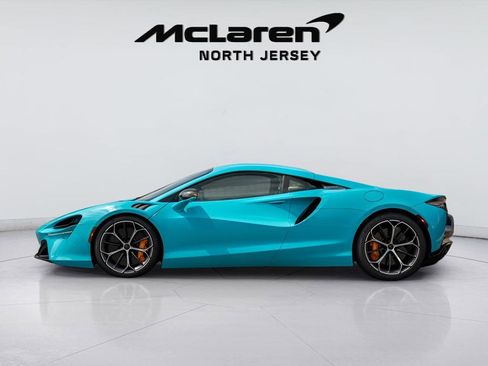 New 2025 McLaren Artura RWD image 15