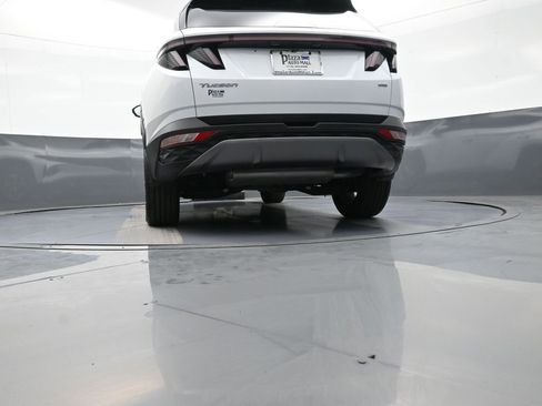 Certified 2022 Hyundai Tucson Limited w/ Cargo Package AWD/4WD image 32