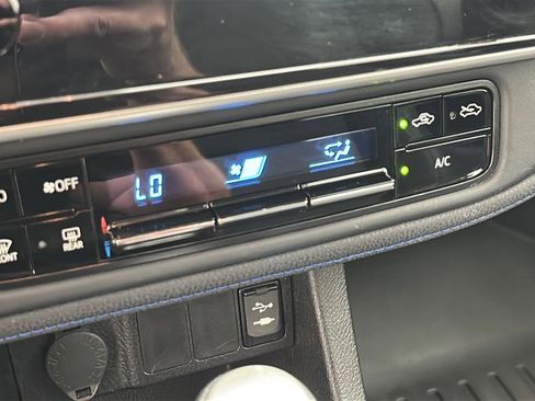 Used 2019 Toyota Corolla SE FWD image 20