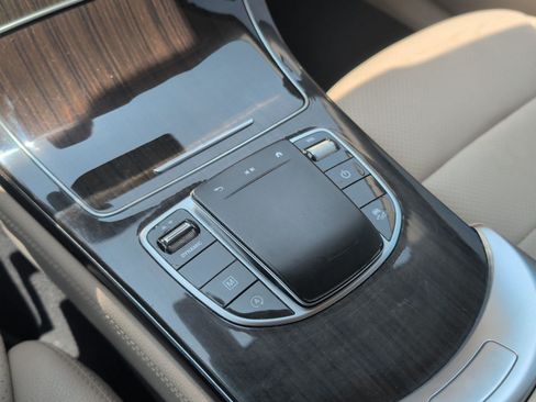 Used 2020 Mercedes-Benz GLC 300 image 20
