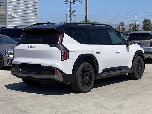 New 2026 Kia EV9 GT-Line AWD/4WD image 3